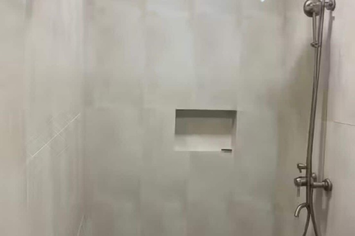 Room 4 of 13