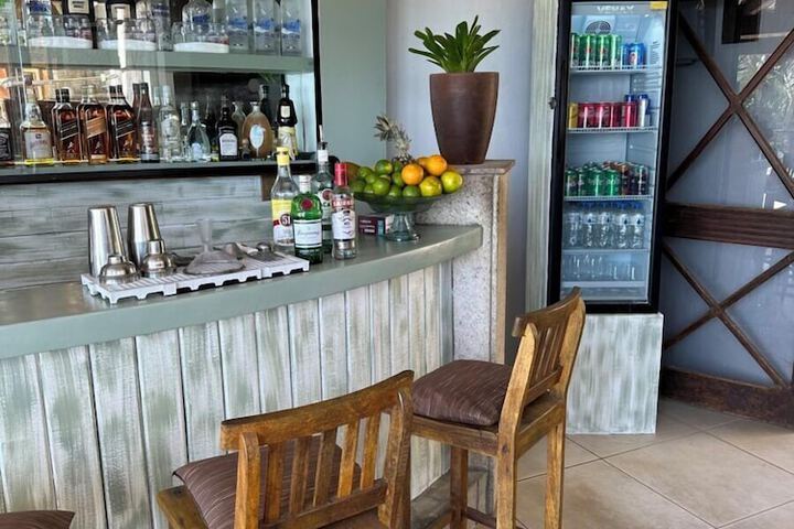 Lounge 66 of 75