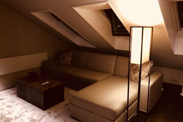 Room 3 of 33