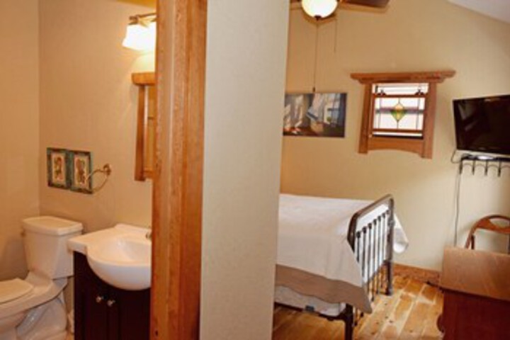 Room 22 of 28