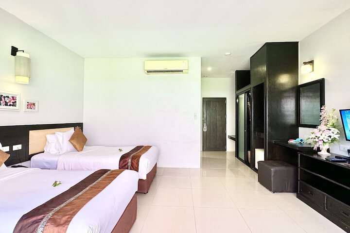 Room 40 of 179