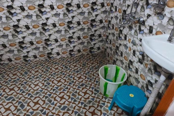 Room 14 of 50