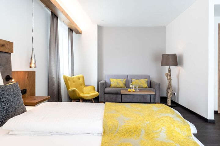 Room 4 of 17