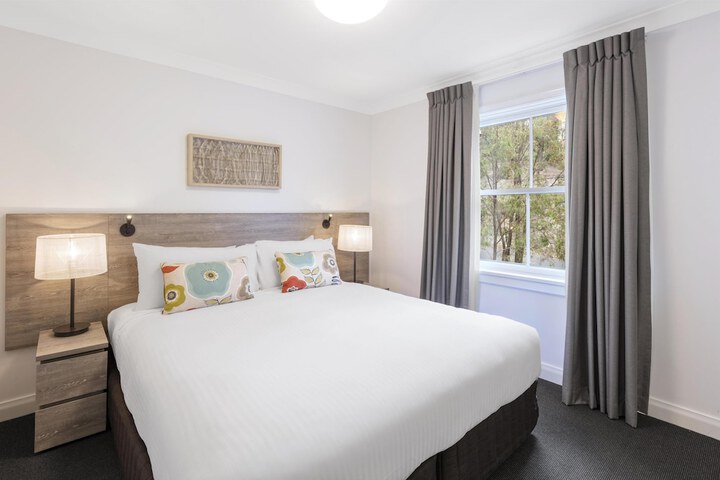 Room 33 of 178