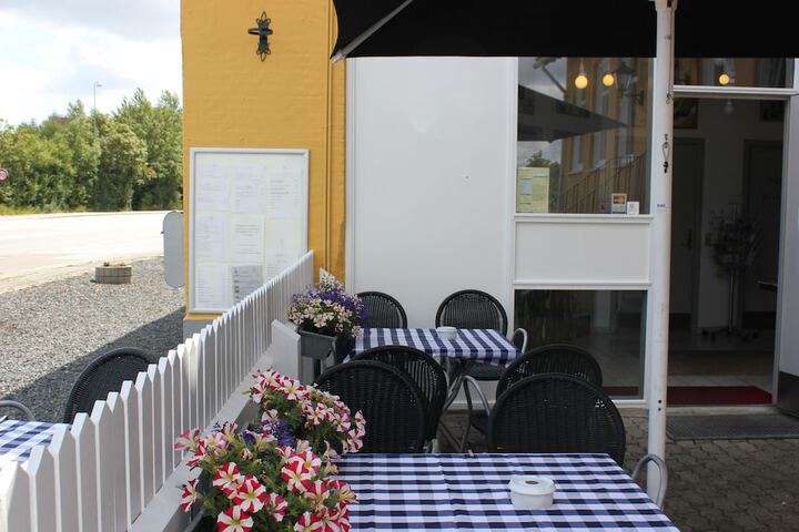 Terrace/Patio 9 of 22