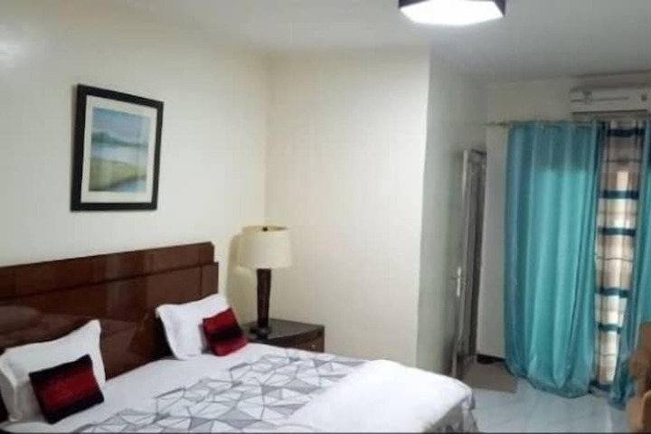 Room 3 of 6