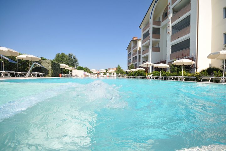 Hotel Pool