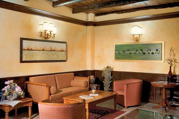 Entrance & Lobby