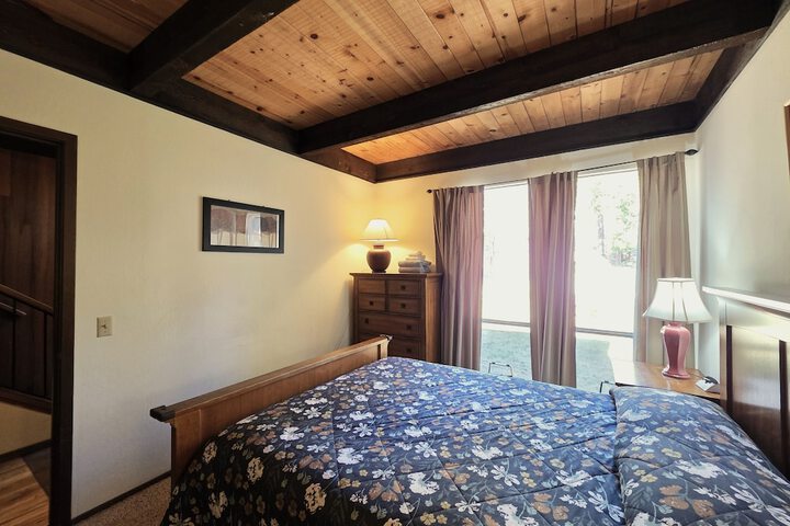 Room 12 of 30