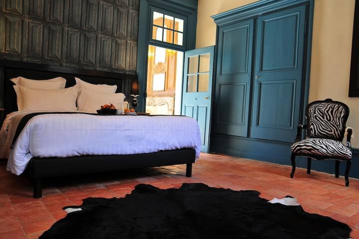 Room 15 of 110