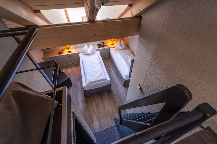 Room 2 of 20