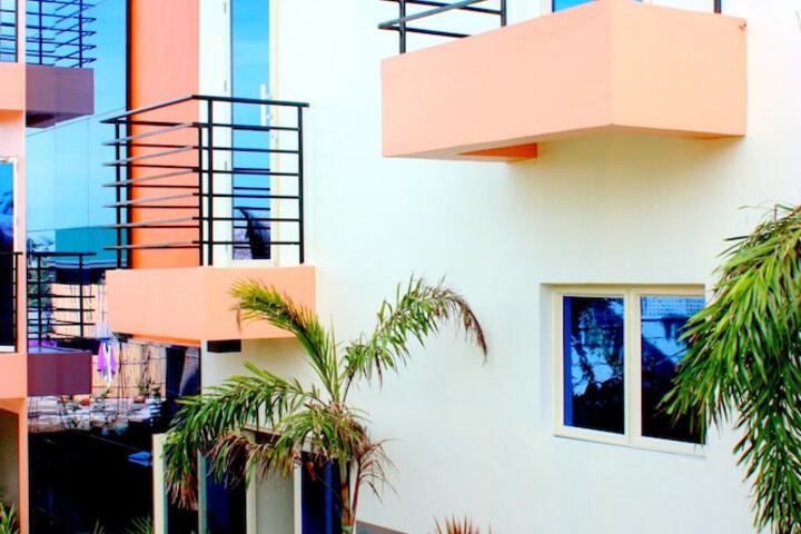Hotel Exterior 144 of 152