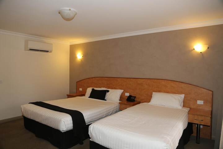 Room 8 of 39