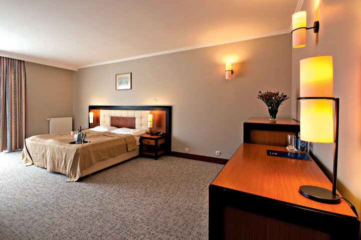 Room 5 of 43