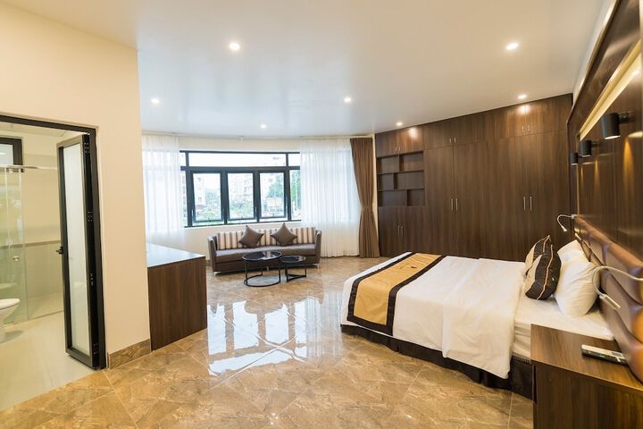 Room 9 of 48