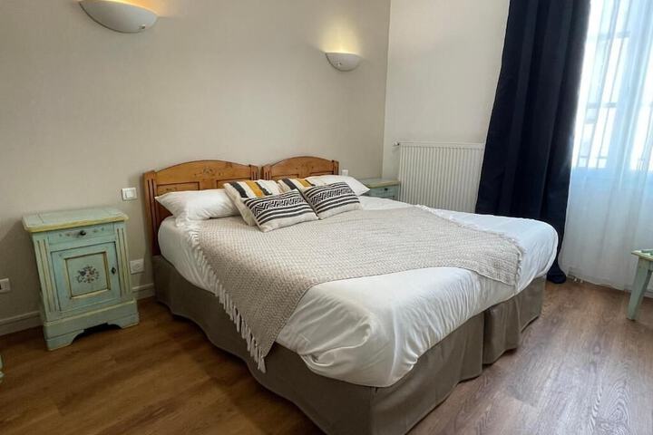 Room 4 of 22