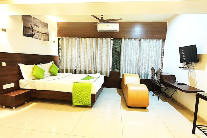 Room 9 of 78