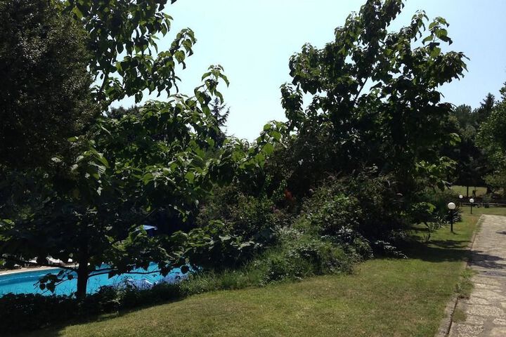 Property Grounds 18 of 33