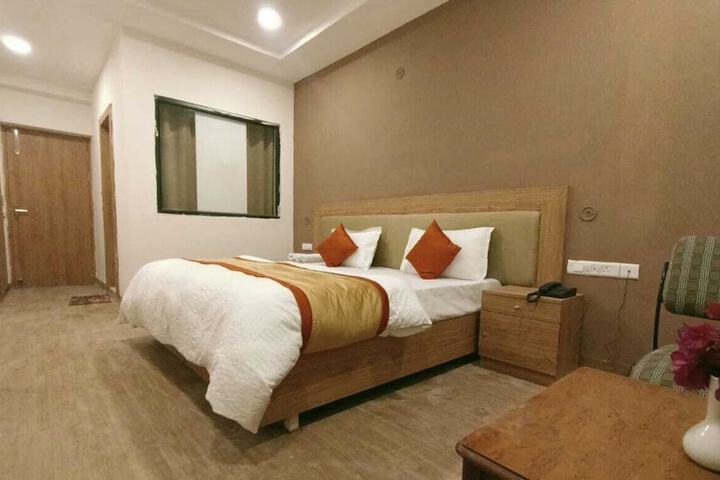 Room 36 of 66