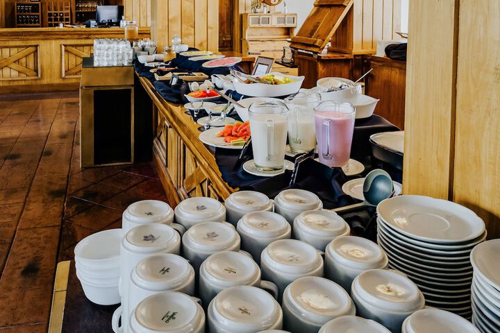 Breakfast/Coffee Service 99 of 125