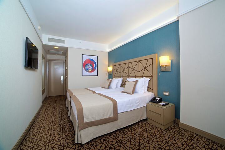 Room 37 of 131
