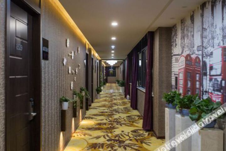Hotel Interior 9 of 26