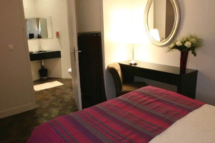 Room 30 of 62
