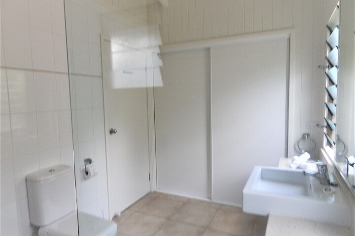 Room 52 of 107