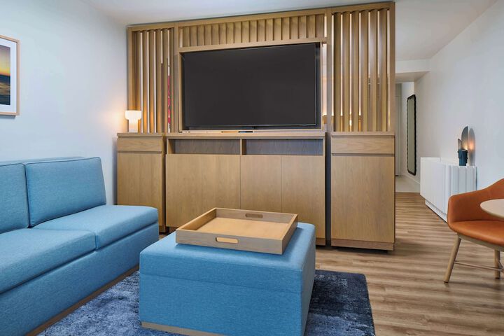 Room 14 of 192
