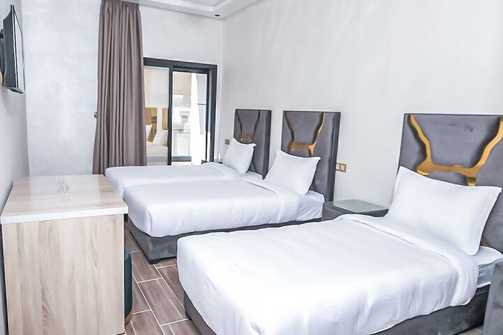 Room 9 of 20