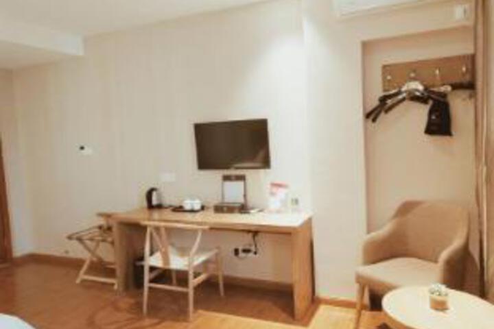 Room 5 of 5