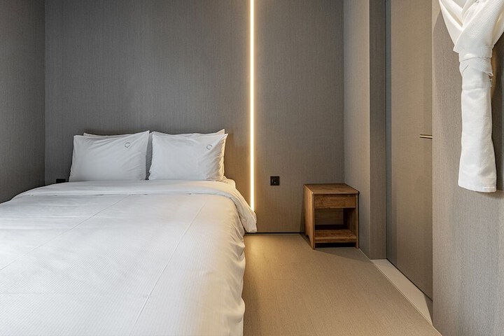 Room 18 of 36