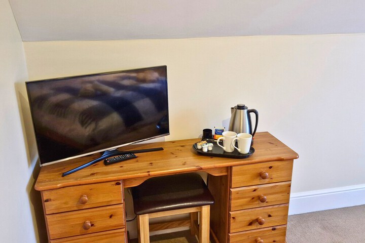 Room 6 of 11