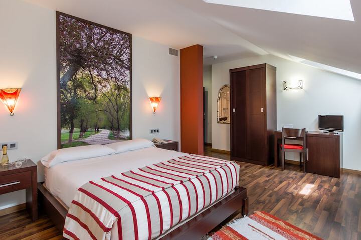 Room 3 of 16