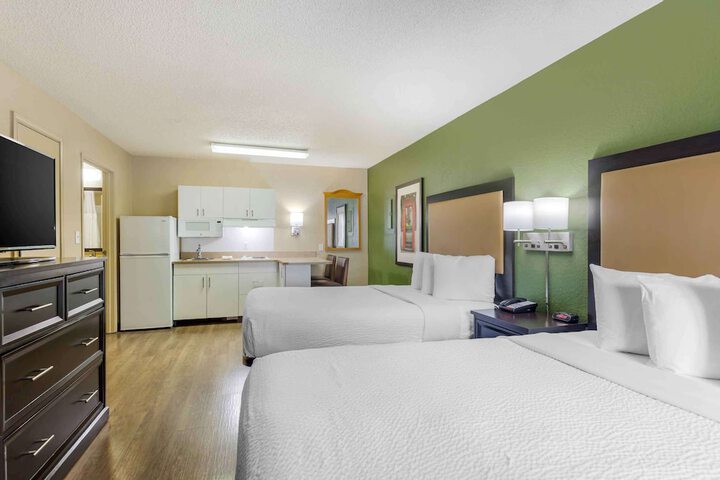 Studio 2 Double Beds (2 of 5)