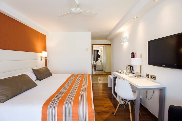 Room 9 of 45