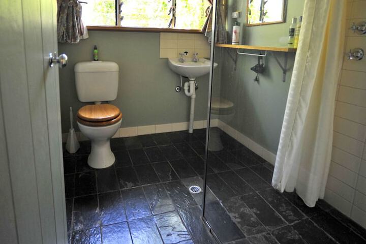 Room 7 of 11
