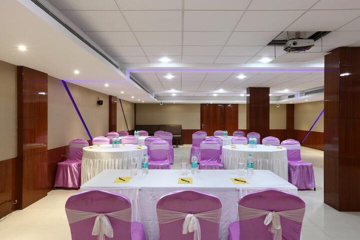 Ballroom/Hall 35 of 47