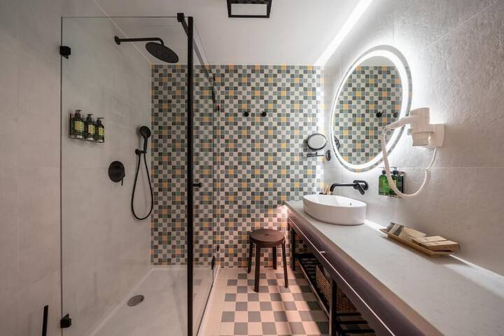 Room 40 of 53