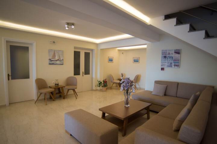 Hotel Interior 4 of 92