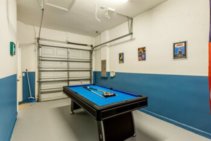 Room 10 of 36
