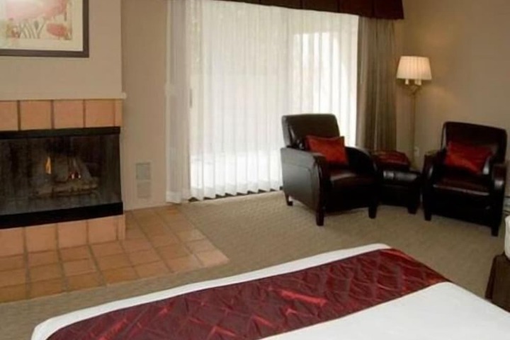 Room 4 of 62