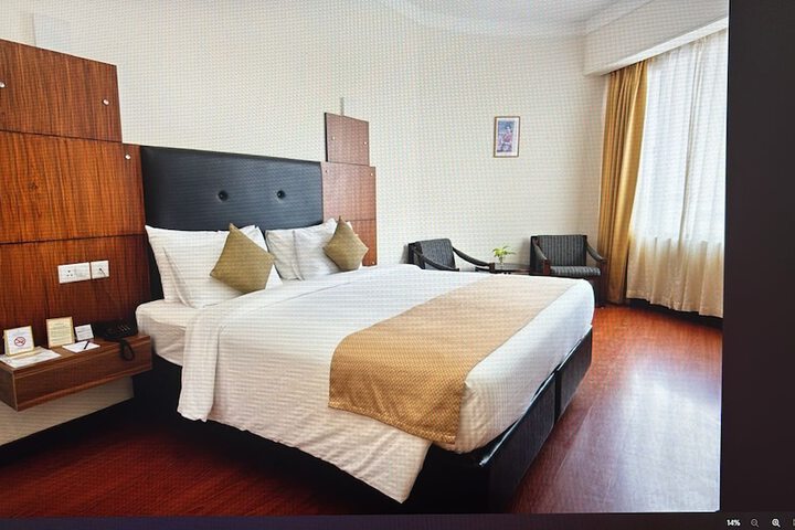 Room 25 of 69