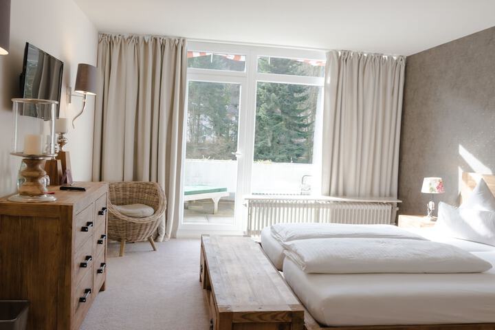 Room 11 of 48