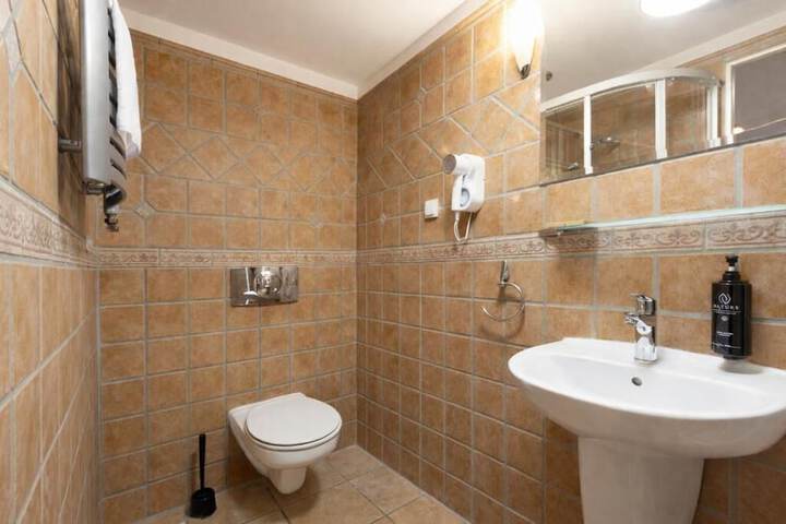 Room 15 of 29