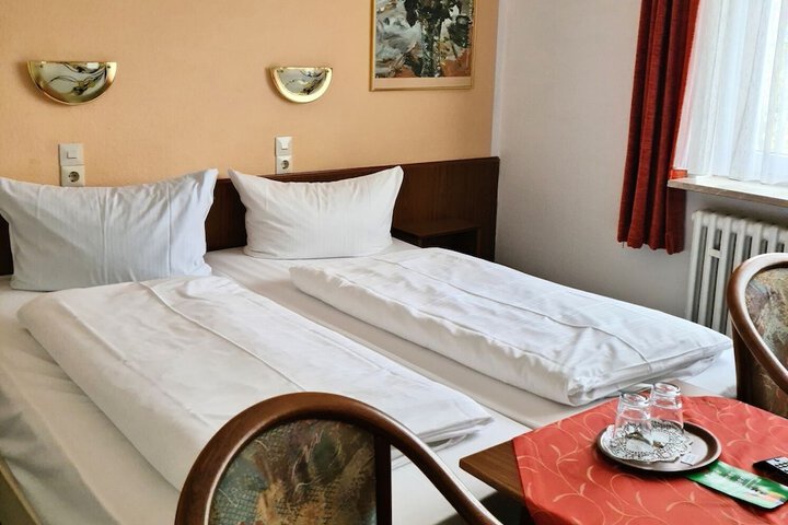 Room 9 of 20