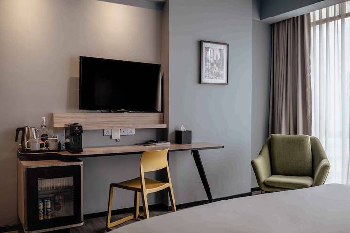 Room 6 of 39