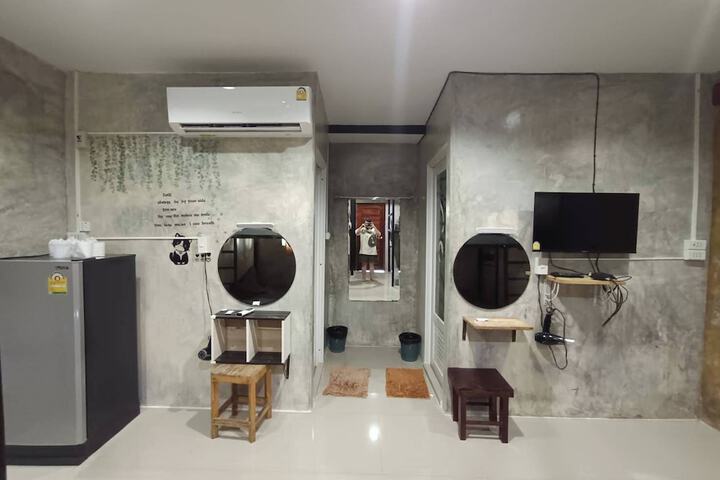 Room 14 of 27