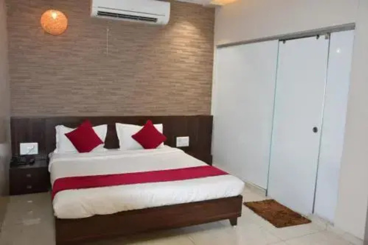Room 3 of 9