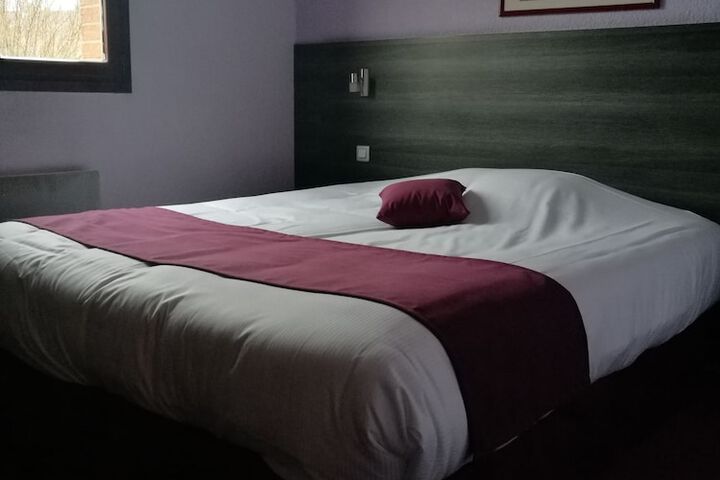 Room 6 of 51